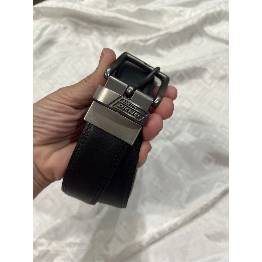 Dickies Mens Genuine Leather Belt 50-52 Metal Buckle Black 7 Holes 17GD020039